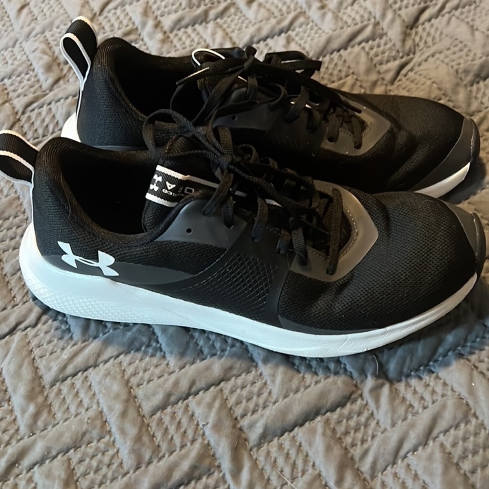 Under Armour : Charged Aurora Shoes - W9